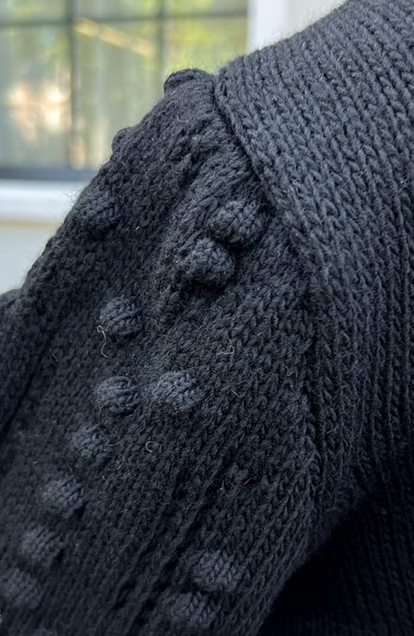 Detailed Sleeve Sweater Sari Zwart – truien — foto 11