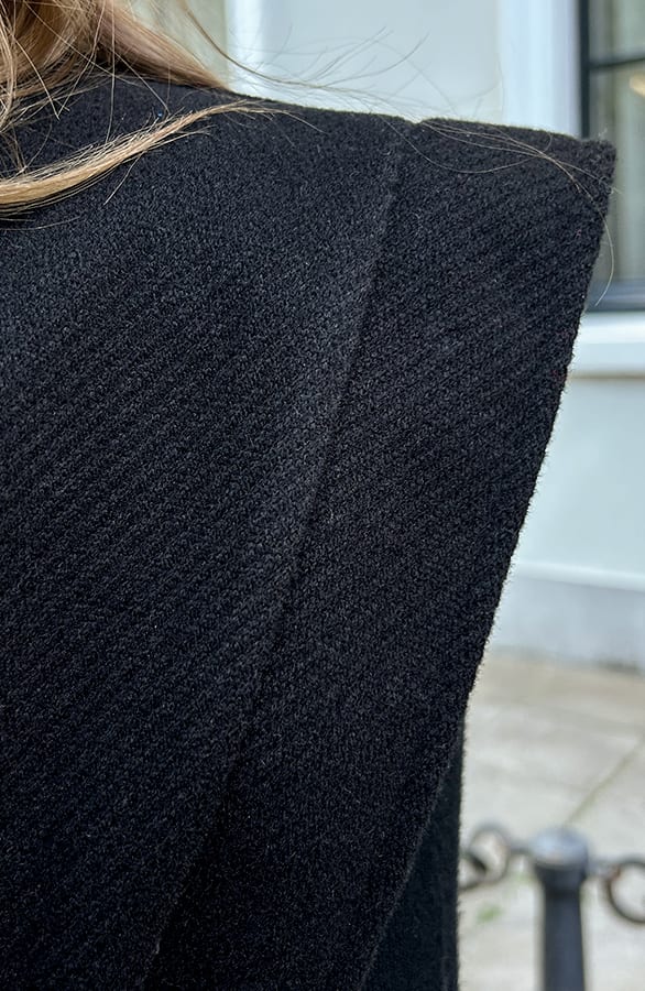 Gilet Shoulder Detail Amely Zwart – shoparchief — foto 7