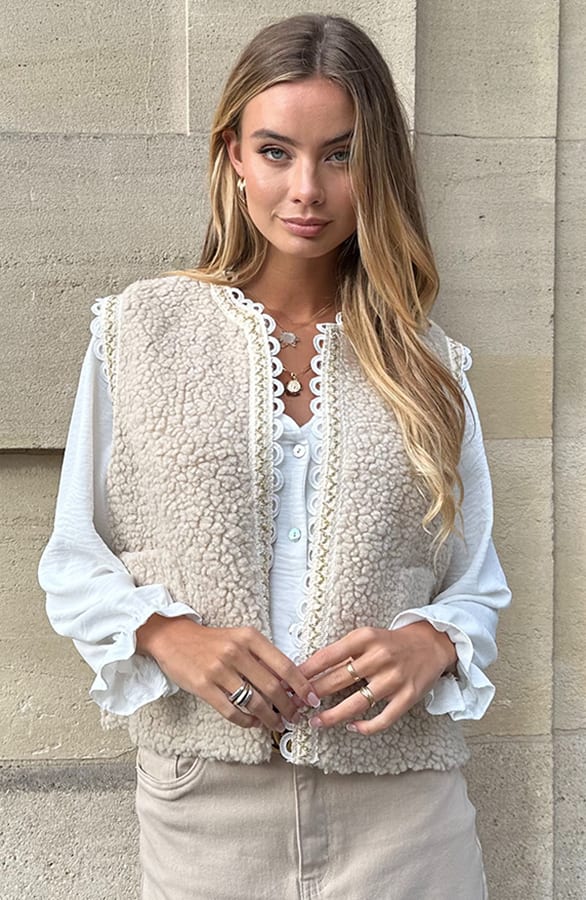 Gilet Pocket Teddy Lace Detail Tara – gilets