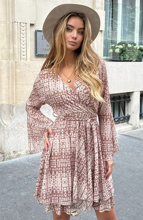 Wijde Mouw Jurk Ella Limited Beige – shoparchief
