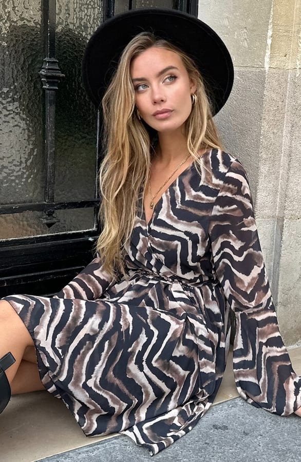 Zebra Wijde Mouw Jurk Ella Zwart – alle jurkjes — foto 3