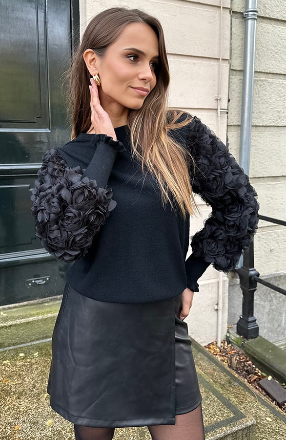 Flower Sleeve Sweater Isabo Zwart – shoparchief