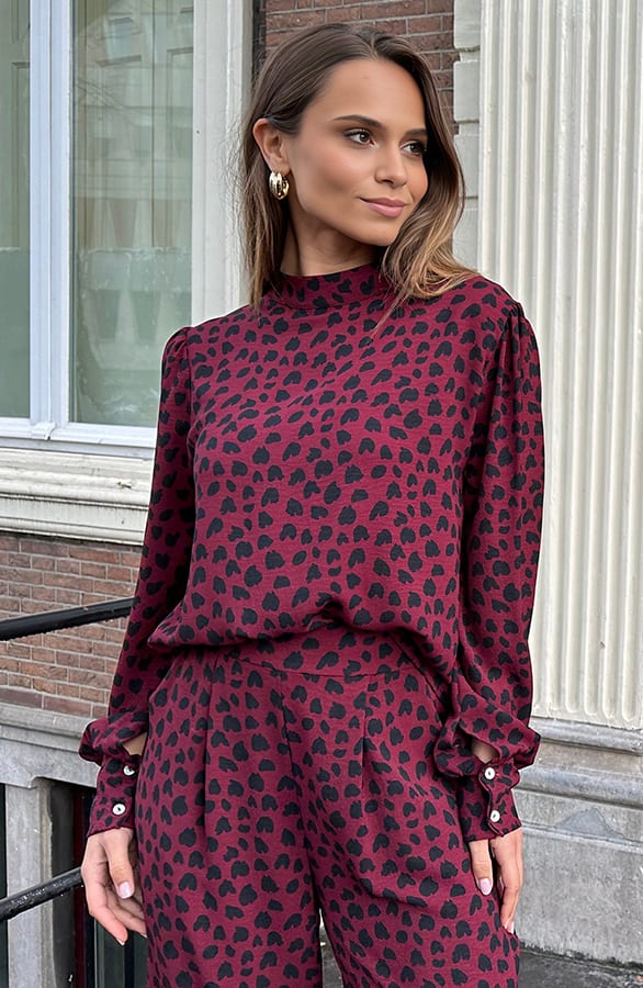 Blouse Long Sleeve Lilly Cheetah Burgundy – shoparchief — foto 5