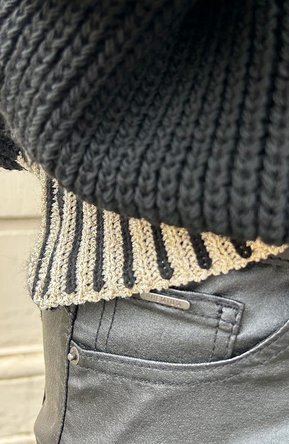 Knitted Lurex Sweater Dani Zwart Goud – truien — foto 11