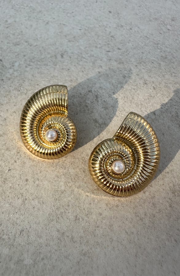 Parel Schelpen Oorbellen Gaia Goud – shoparchief