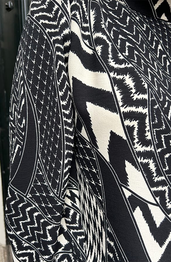 Puff Sleeve Top Lilly Zwart Wit Print – shoparchief — foto 14