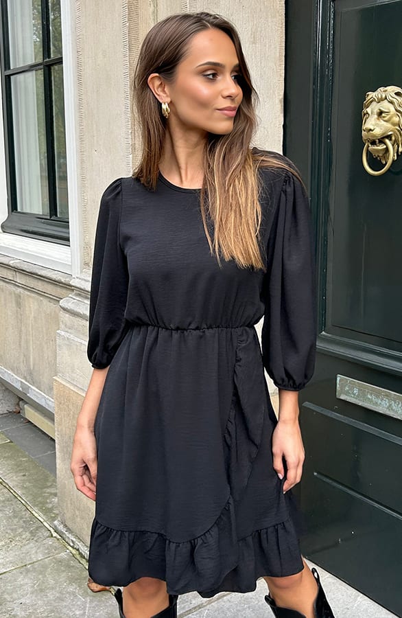 Ruffle Jurk Met Pofmouw Dany Zwart – shoparchief — foto 6