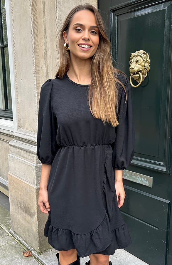 Ruffle Jurk Met Pofmouw Dany Zwart – shoparchief — foto 7