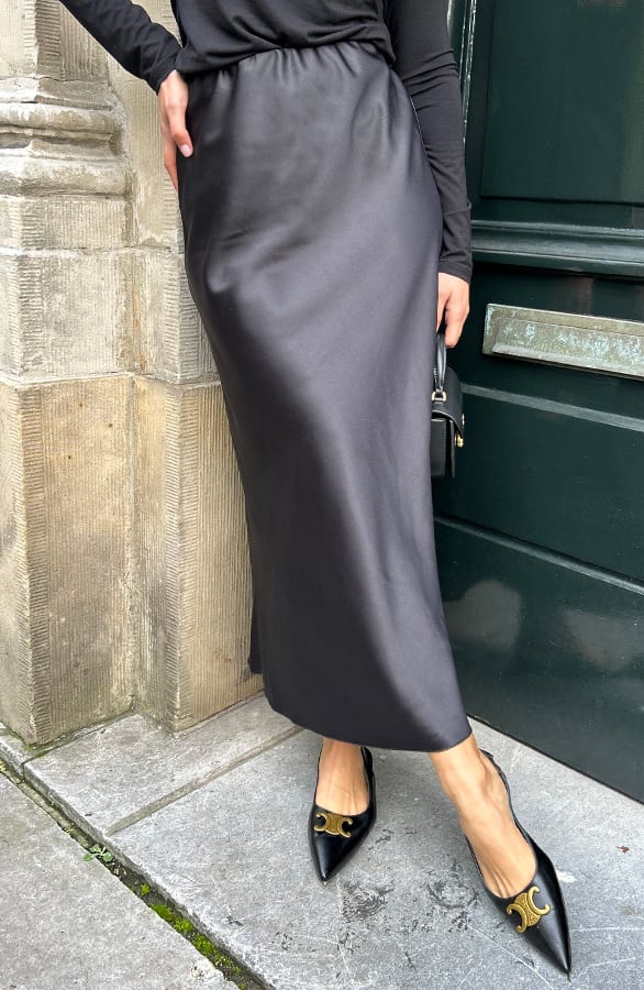 Satijnen Rok Alisa Zwart – shoparchief — foto 2