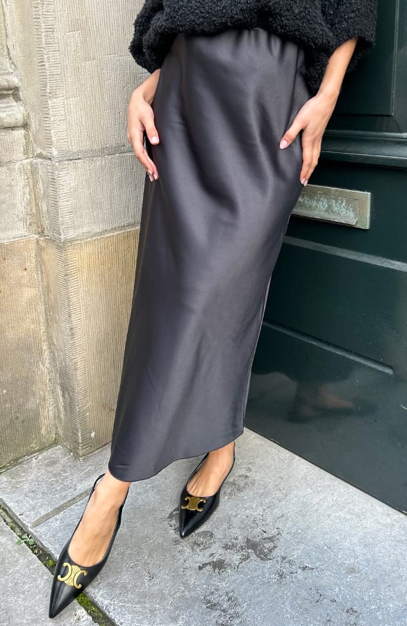 Satijnen Rok Alisa Zwart – shoparchief — foto 5