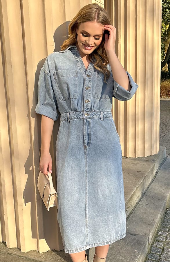 Denim jurk met split – shoparchief — foto 6