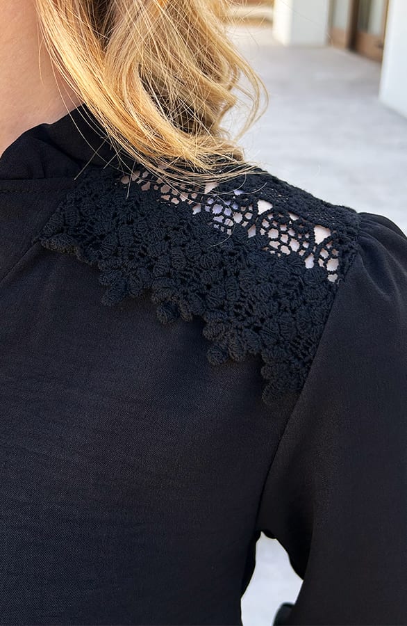 Lace Detail Blouse Janee Zwart – kleding — foto 10
