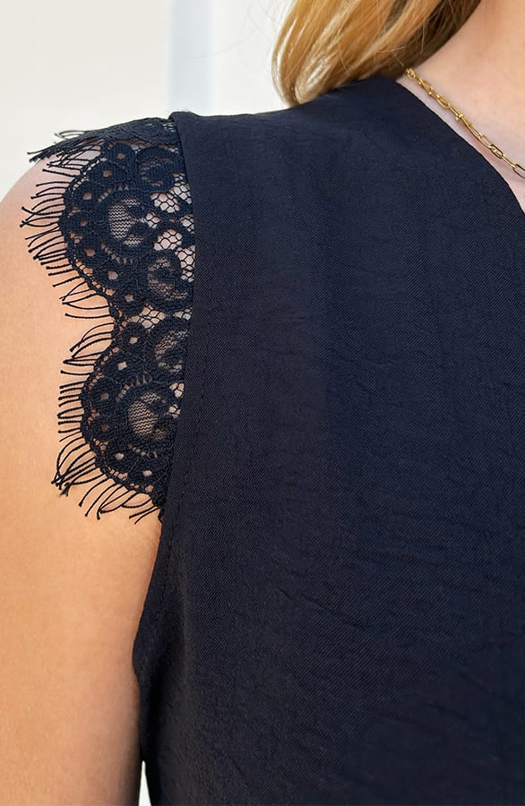 Lace Detail Top Kira Zwart – shoparchief — foto 7