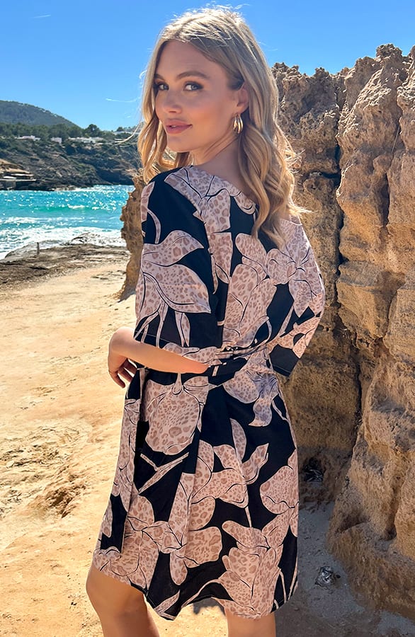 Offshoulder Flower Strik Jurk Zwart – alle jurkjes — foto 8