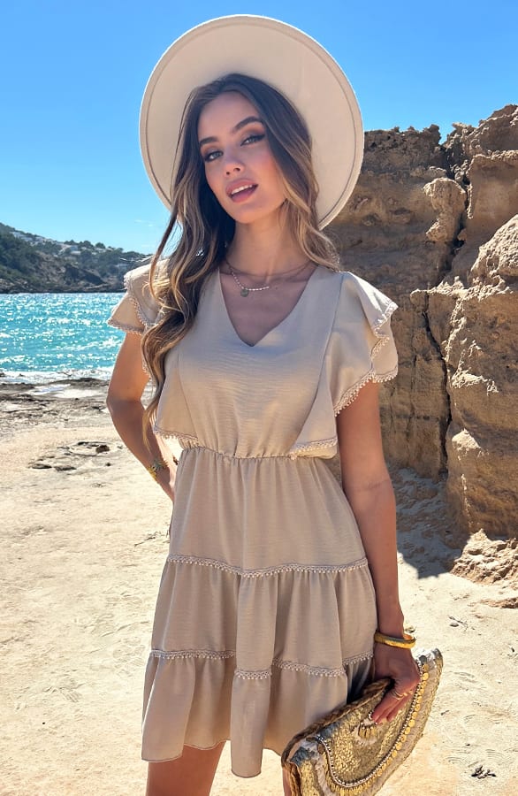 Ruches V-Hals Jurk Lexi Beige – alle jurkjes