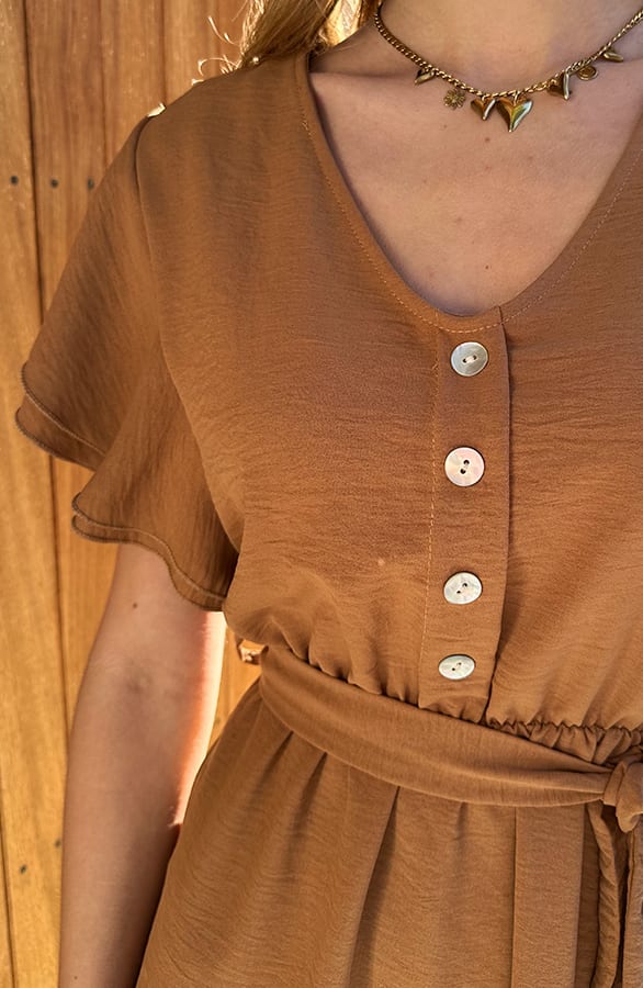 Ruffle Jurk V-Hals Vivy Camel – alle jurkjes — foto 5