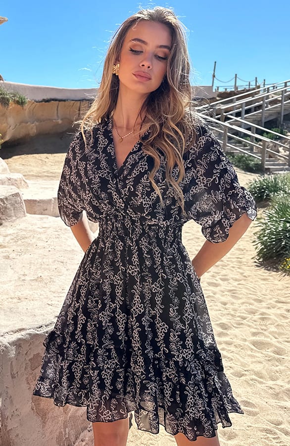 V-hals Flower Print Dress Marrit Zwart – alle jurkjes — foto 12