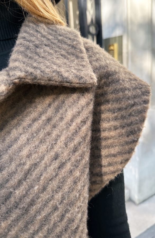 Stripe Gilet Samara Camel Zwart – vesten — foto 5