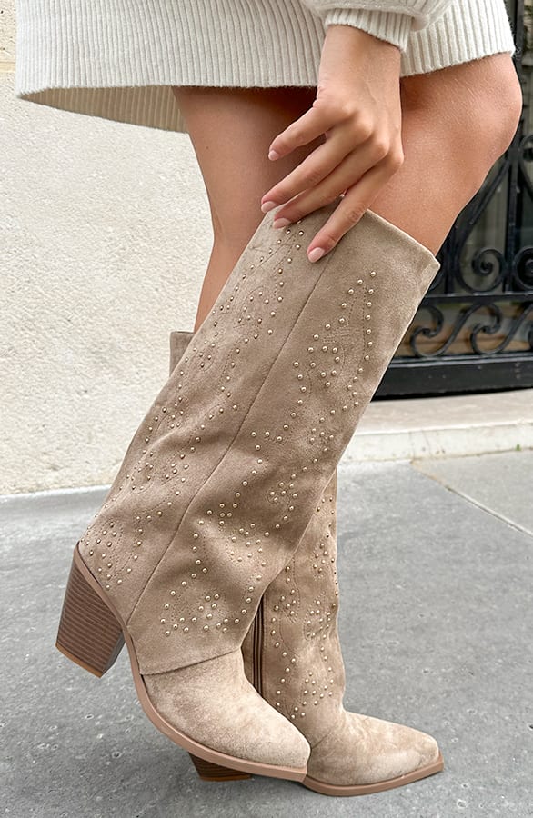 Hoge Suede Laarzen Met Gouden Studs Taupe