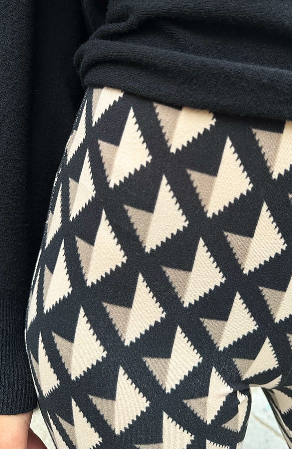 Janine Flared Broek Geblokt Zwart – flared broeken — foto 4