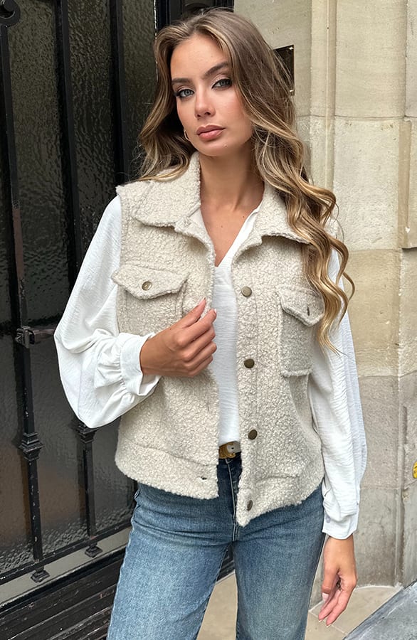 Knopen Boucle Gilet Marieke Beige – vesten — foto 5