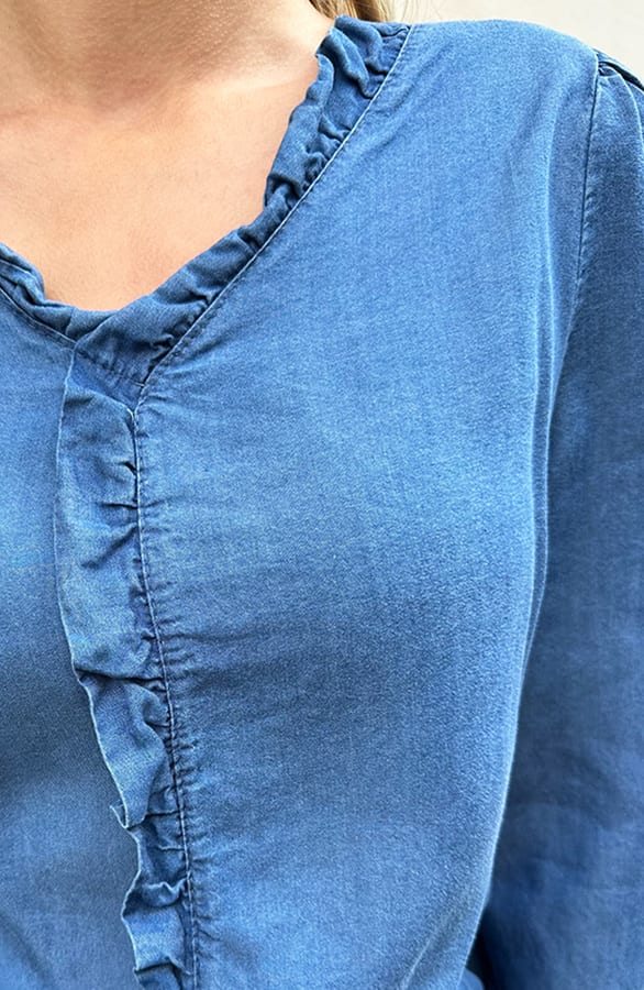 Ruffle Blouse Sheila Denim Blue – kleding — foto 6
