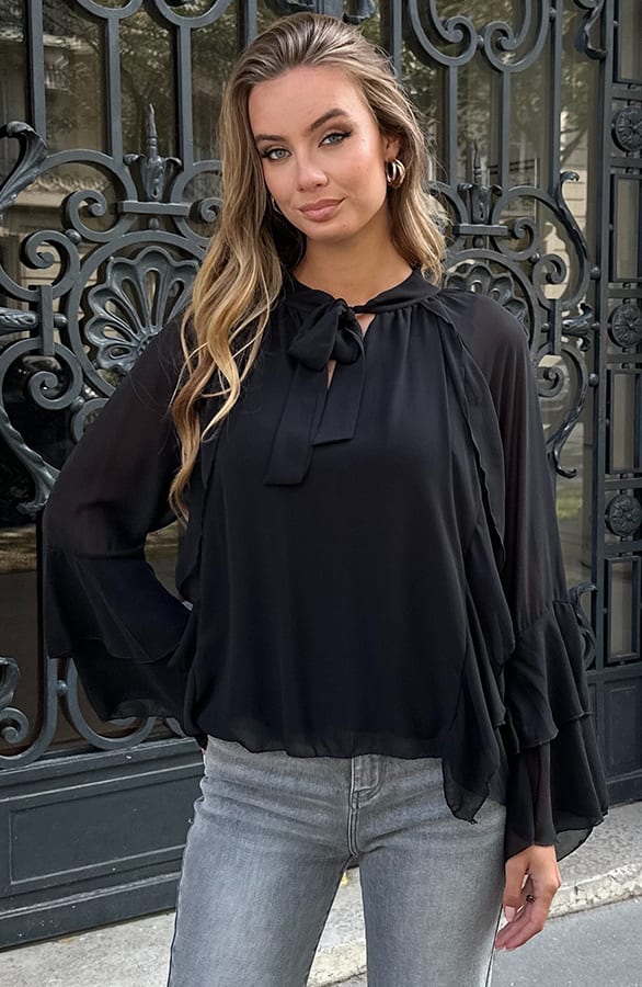 Ruffle Elegance Blouse Zwart – kleding — foto 6