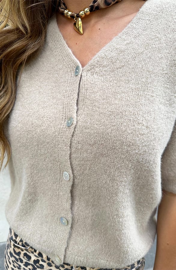 Soft Button Alpaca Cardigan Taupe – shirts & tops — foto 5