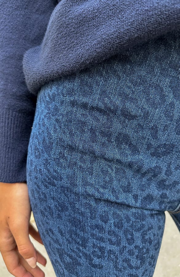 Wide Leg Jeans Dez Leopard Blue — foto 4