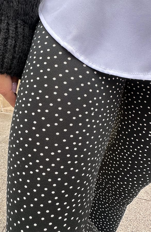 Janine Flared Broek Polkadots Zwart – flared broeken — foto 3