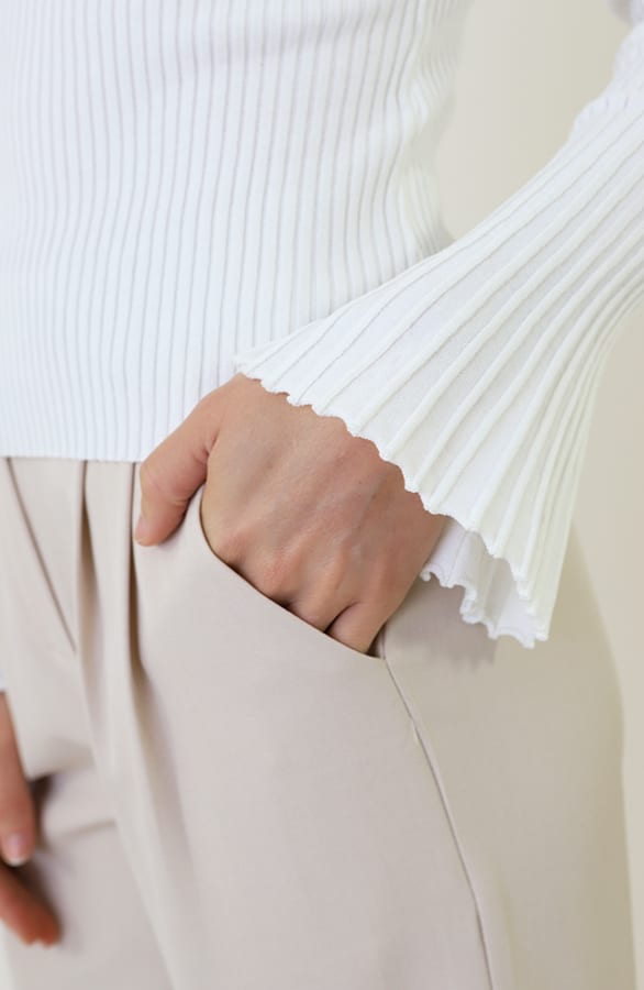 Bell Sleeve Top Ecru – shirts & tops — foto 4