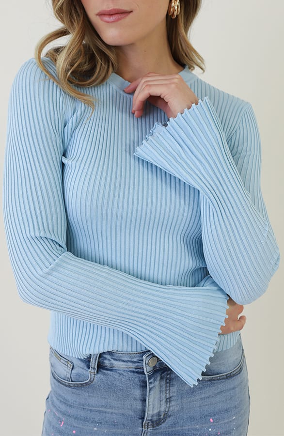 Bell Sleeve Top Light Blue – shirts & tops — foto 4