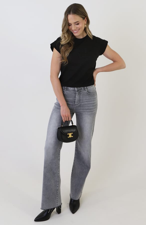 Muse Embroidery Tee Zwart – shirts & tops — foto 11