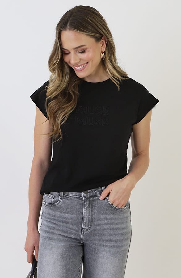 Muse Embroidery Tee Zwart – shirts & tops — foto 12