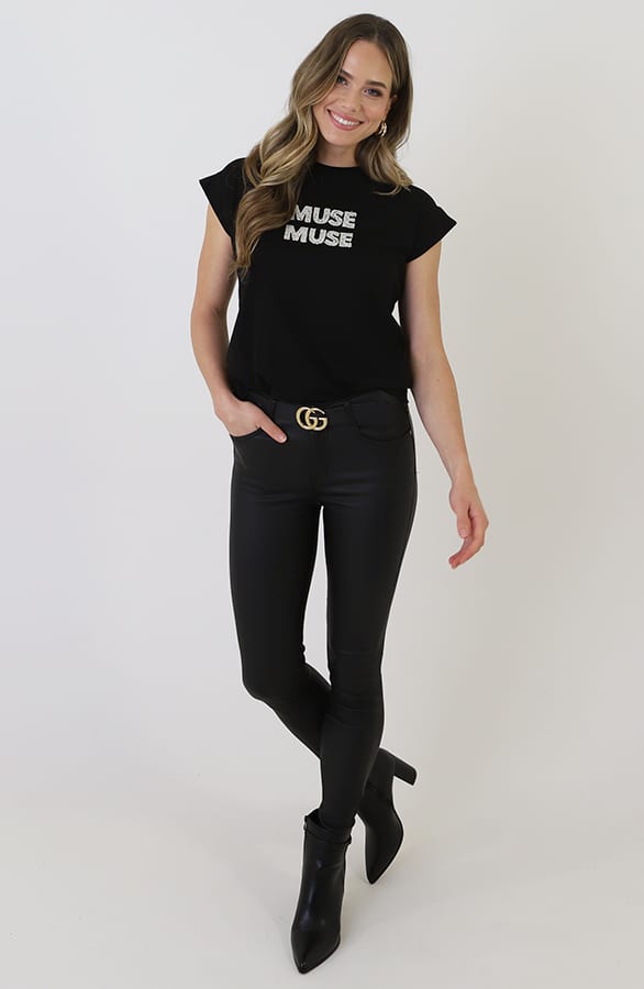 Muse Graphic Tee Zwart – shirts & tops — foto 9
