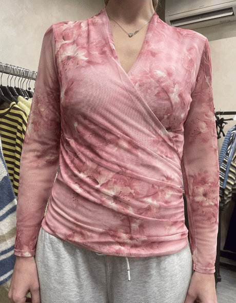 Soft Blossom V-Neck Top Roze