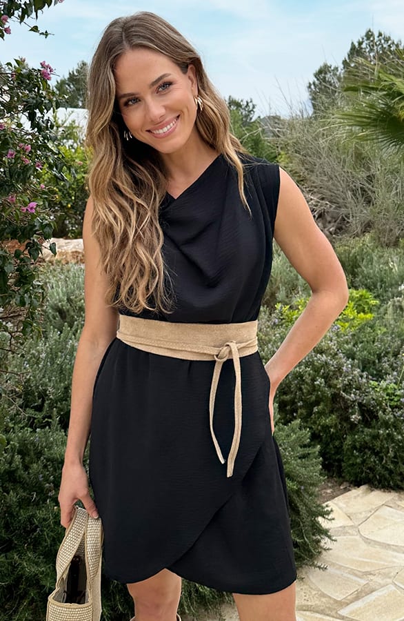 Draped Jurk Met Schouderdetail Zwart – alle jurkjes