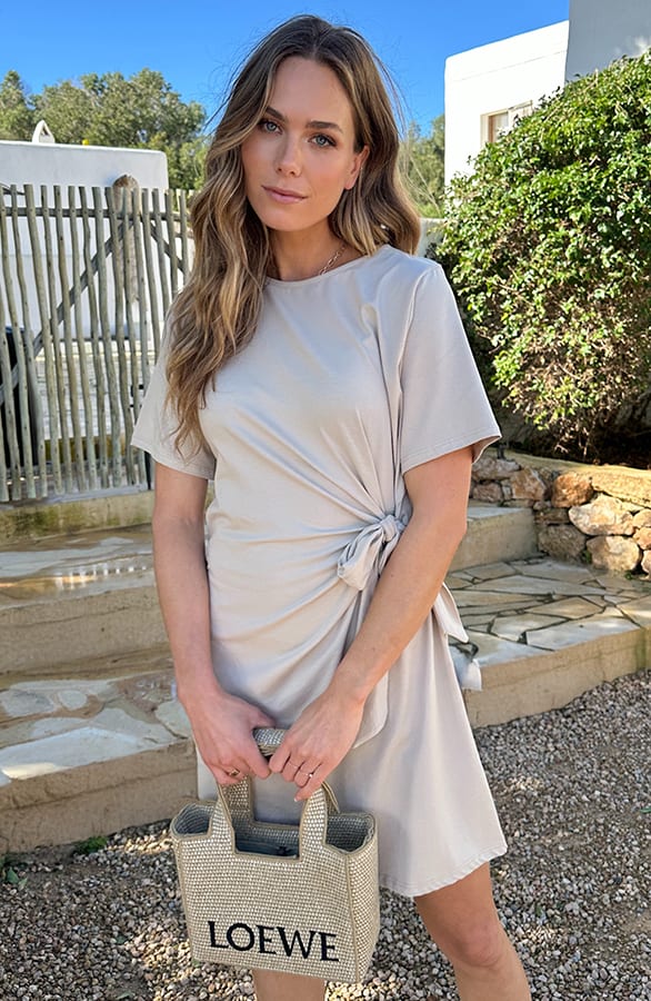 Geknoopte Casual T-shirt Jurk Beige – alle jurkjes — foto 5