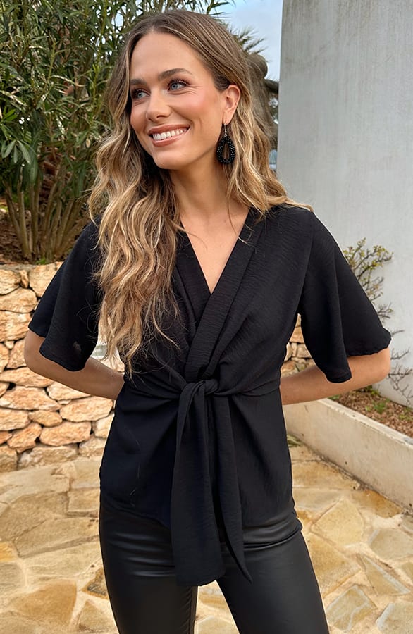 Knotted Butterfly Sleeve Top Zwart