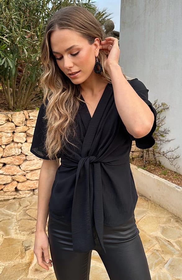 Knotted Butterfly Sleeve Top Zwart – shirts & tops — foto 4
