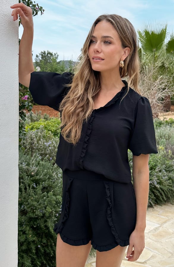 Maevy Ruffle Short Zwart – shorts — foto 5