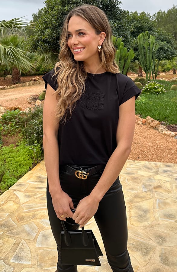 Muse Embroidery Tee Zwart – shirts & tops — foto 2