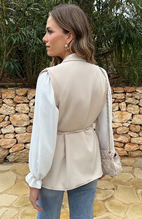 Padded Shoulder Wrap Gilet Beige – vesten — foto 7