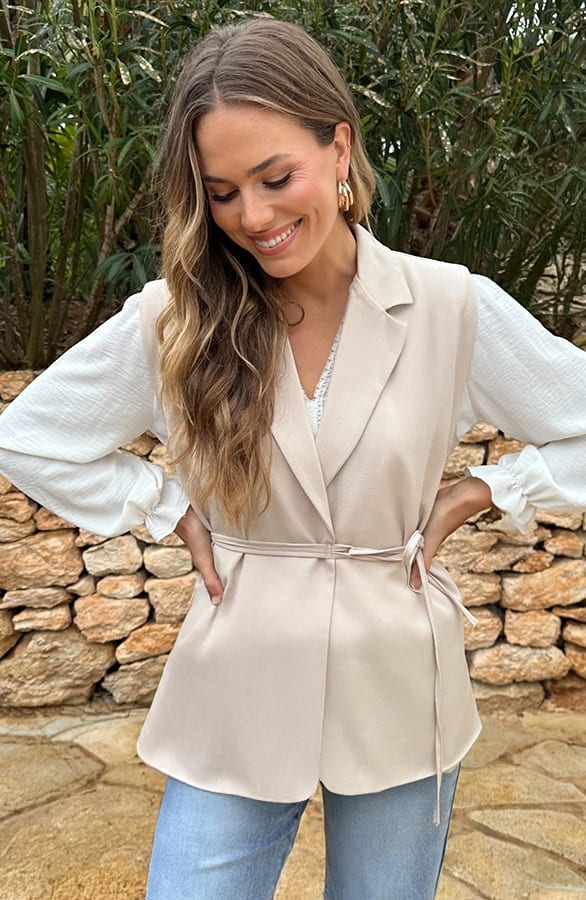 Padded Shoulder Wrap Gilet Beige – vesten — foto 8