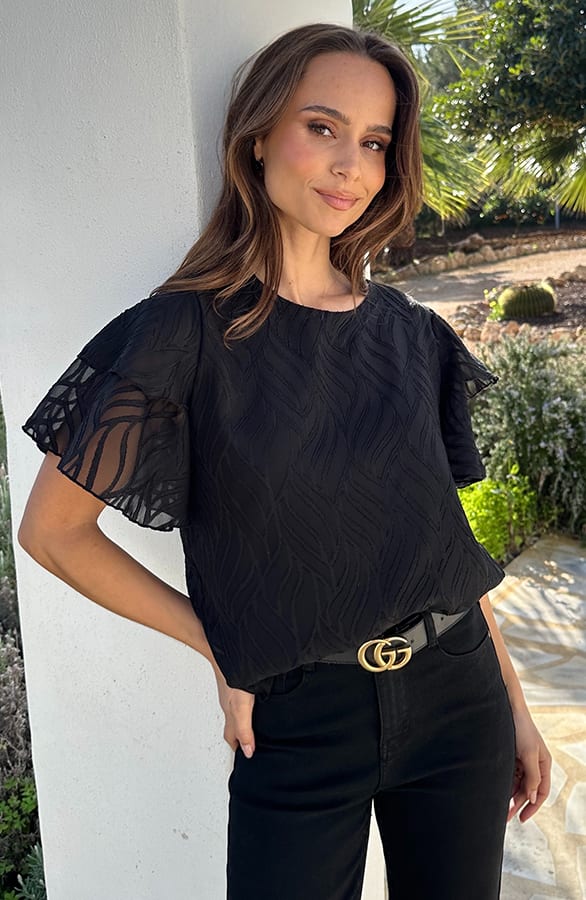 Soft Layers Ruffle Top Black