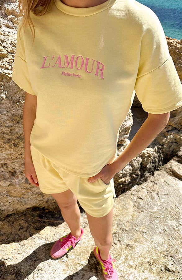 Artwork T-Shirt Lamour Butter Yellow – shirts & tops — foto 4
