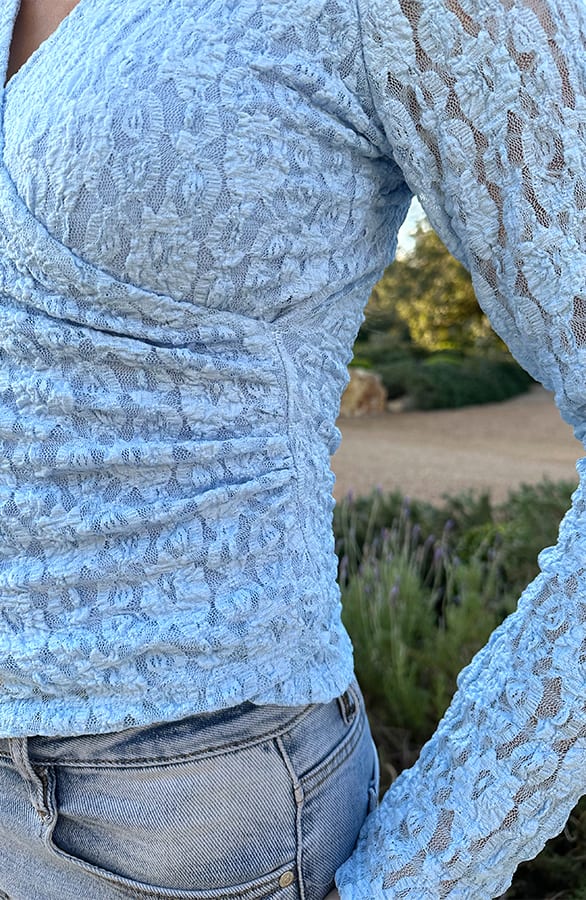Asymmetrische Kanten Top Baby Blue – shirts & tops — foto 4