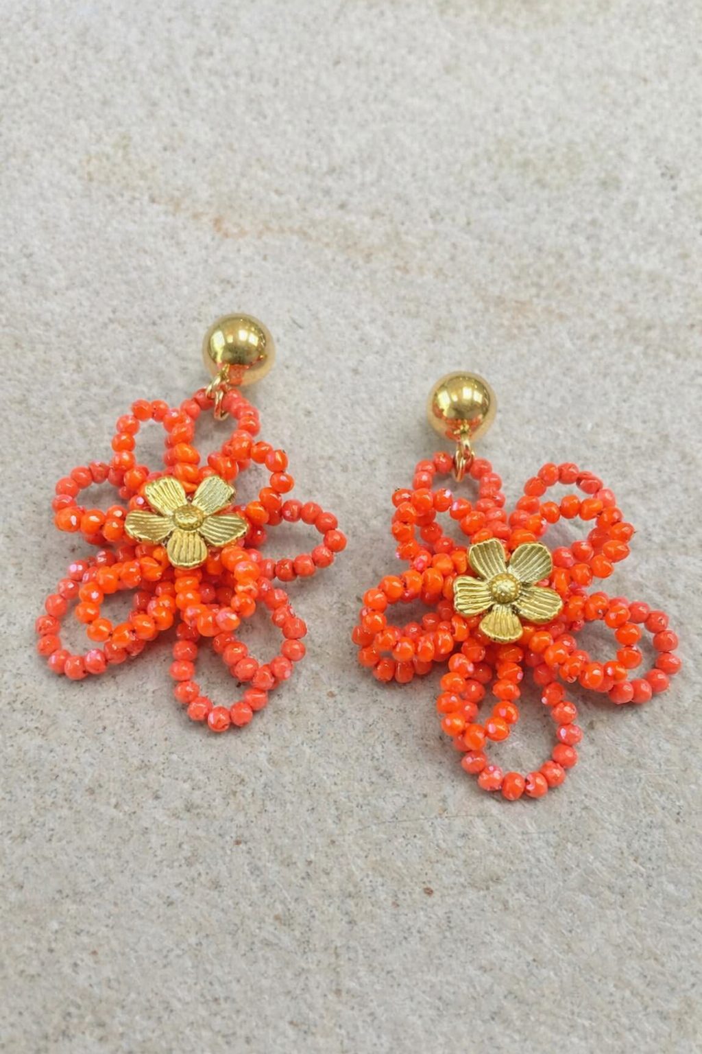 Beaded Flower Earrings Koraal – accessoires