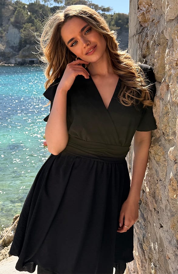 Jurk Met Smocked Taille Short Sleeve Zwart – alle jurkjes — foto 6