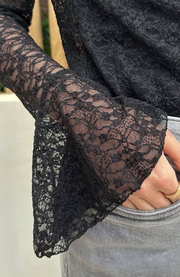 Lace Flared Longsleeve Top Zwart – shirts & tops — foto 5